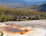 guide-til-yellowstone-mammoth-hot-springs