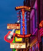 Neonfarvede skilte i Nashville